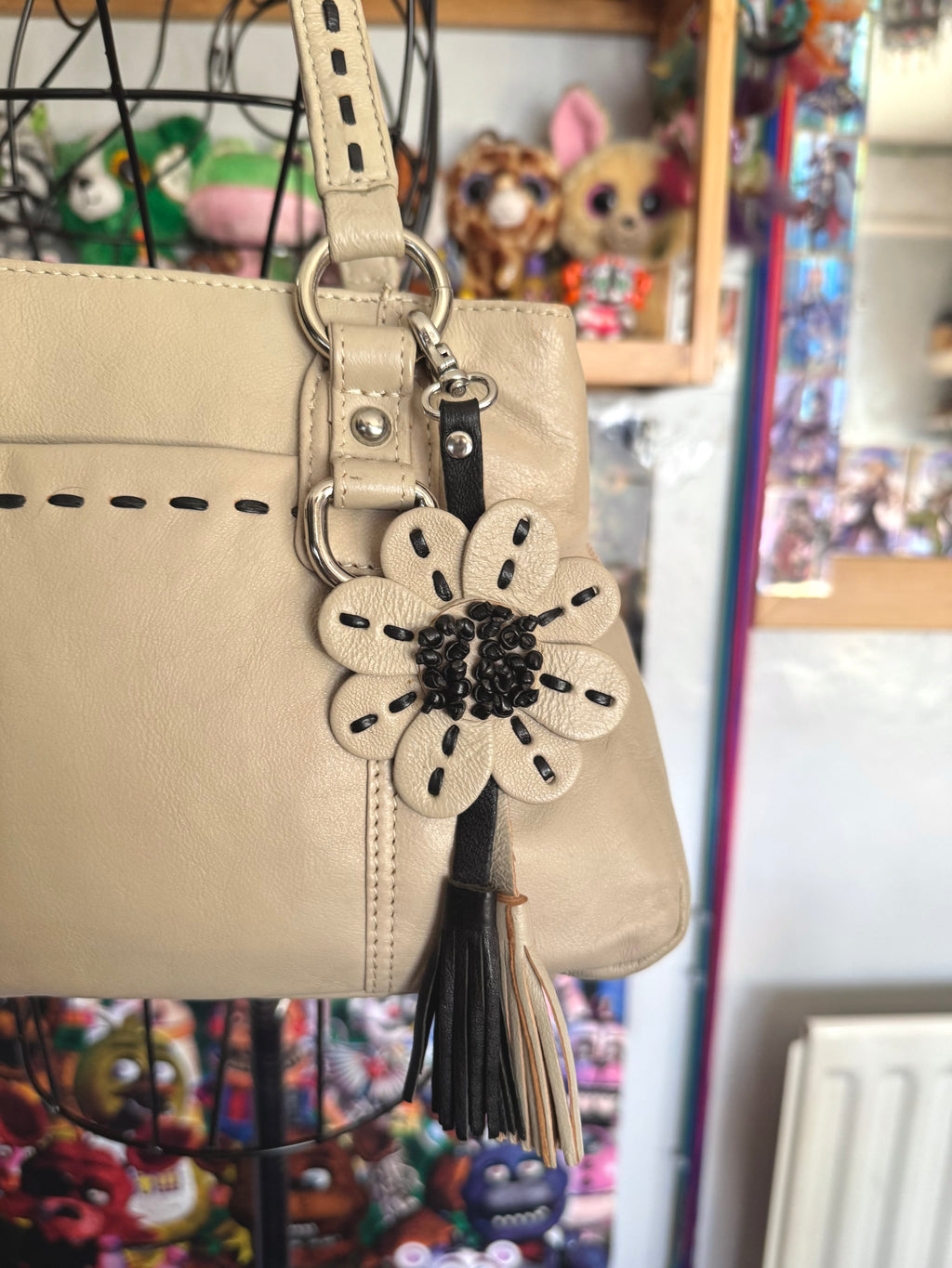 y2k vintage cream contrast stitching shoulder bag with flower charm