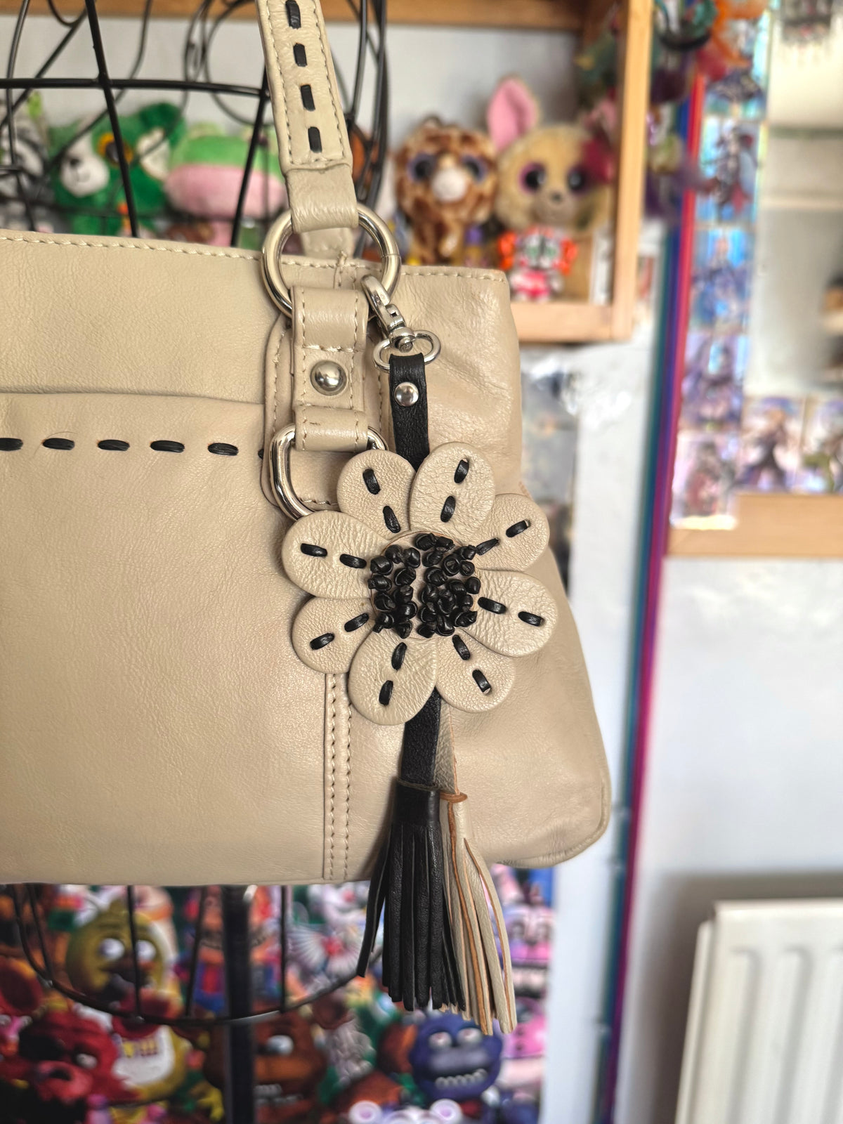 y2k vintage cream contrast stitching shoulder bag with flower charm