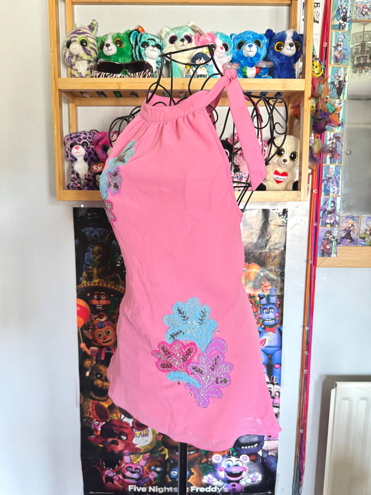 y2k vintage pink fitted sleeveless vest top with floral embroidery