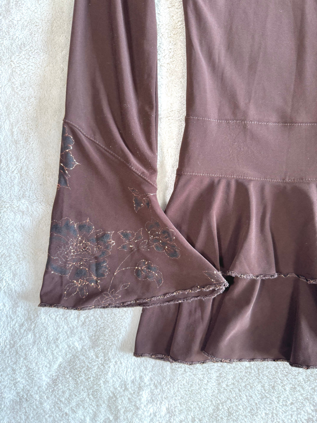 y2k vintage style brown fitted long sleeved floral layered top with ruffle tiered bottom fairycore