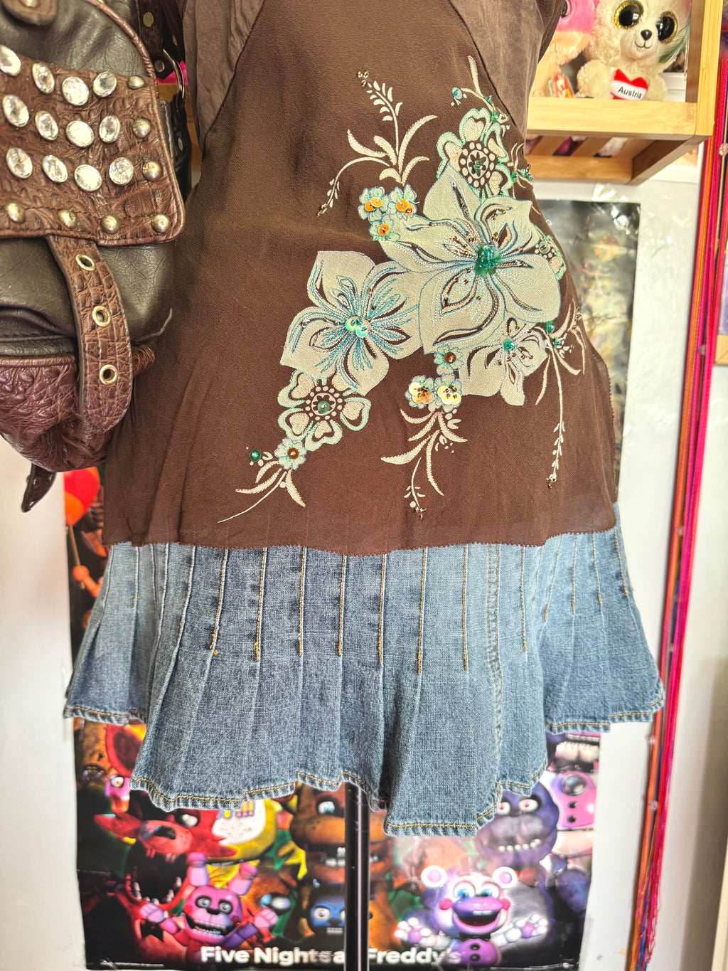 y2k vintage low waisted tightly pleated medium wash denim mini skirt