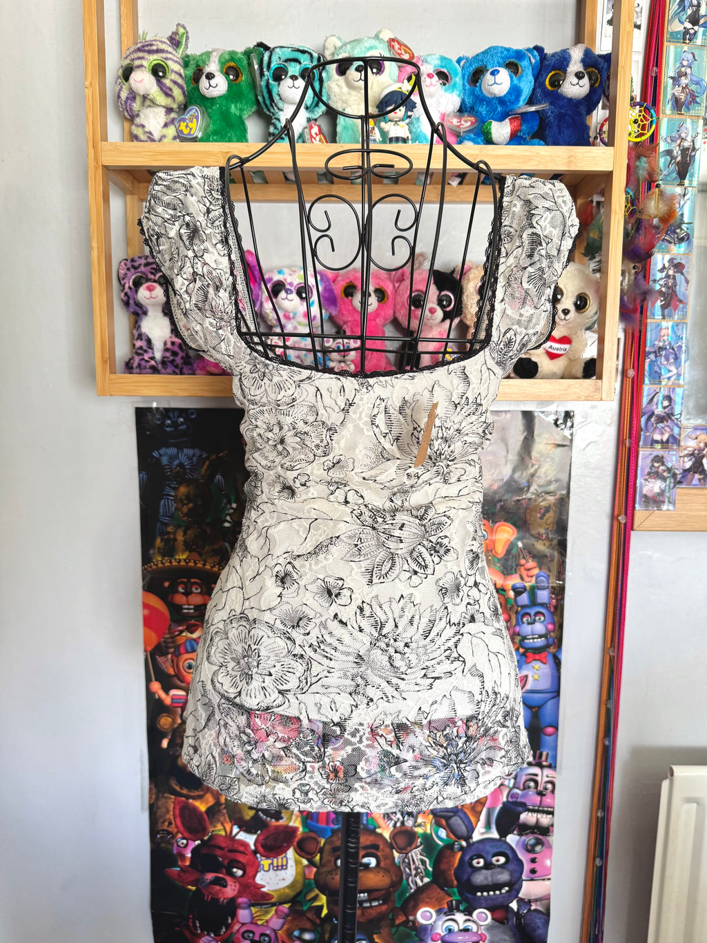 y2k vintage white floral sweetheart neckline fitted cami top