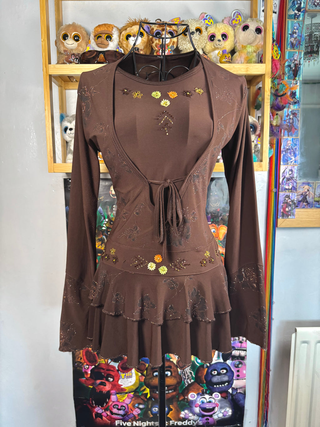 y2k vintage style brown fitted long sleeved floral layered top with ruffle tiered bottom fairycore