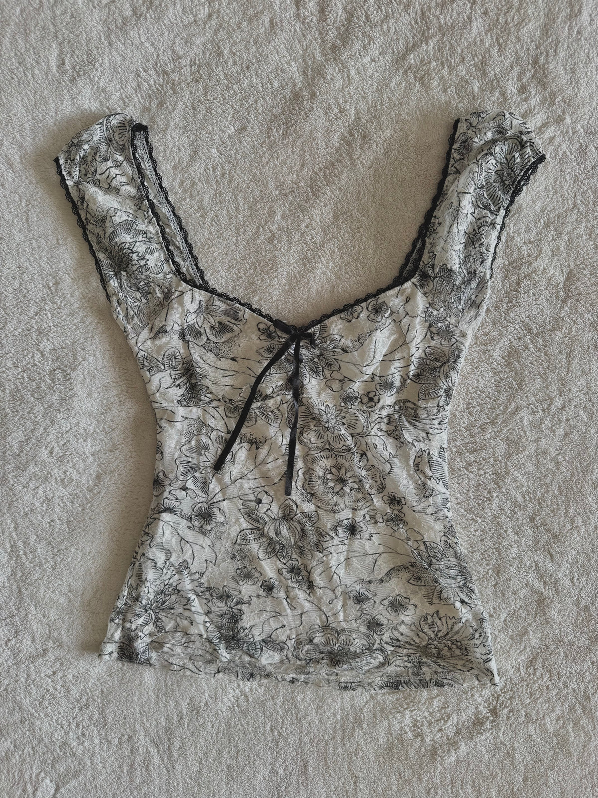 y2k vintage white floral sweetheart neckline fitted cami top