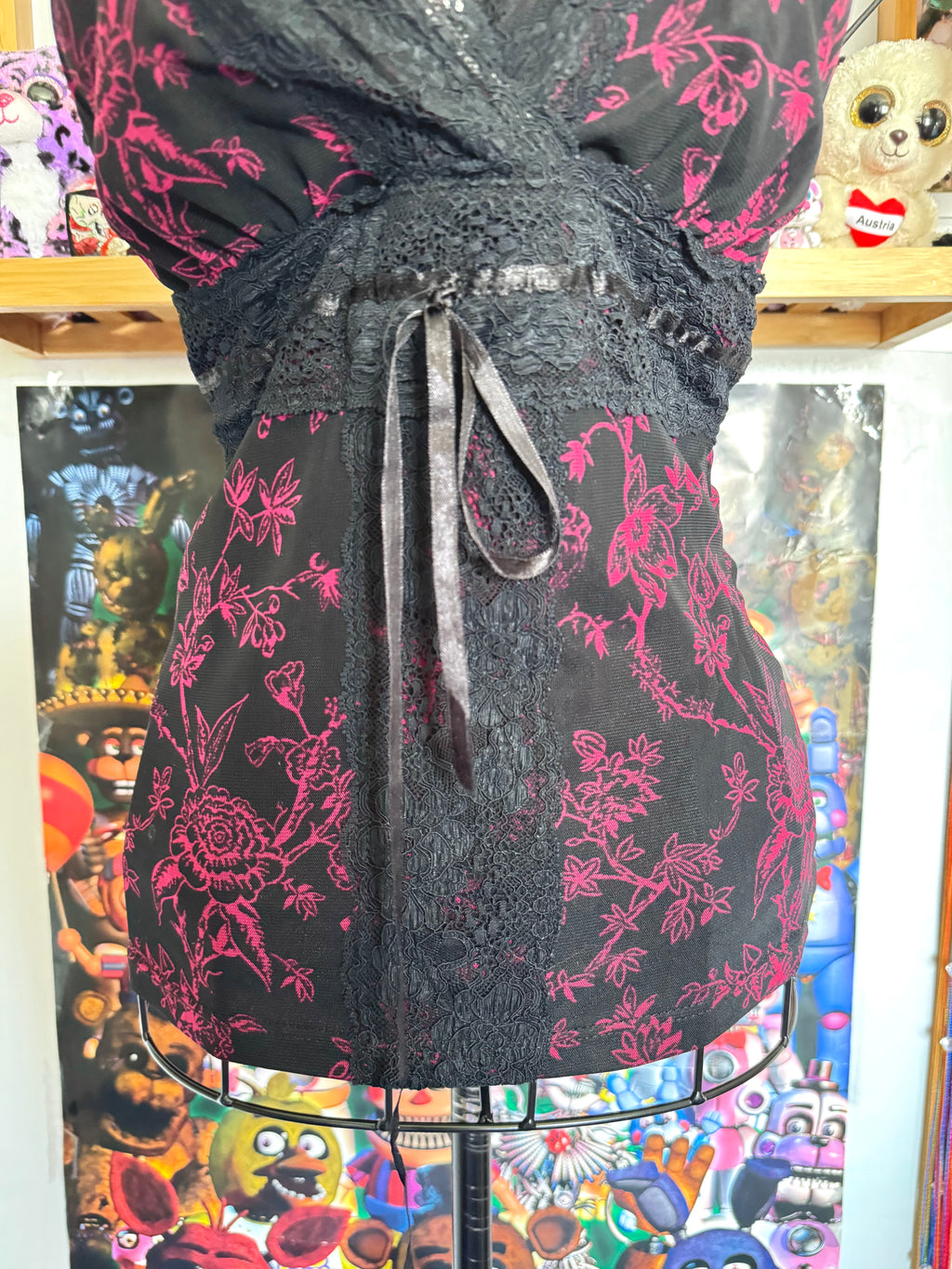 y2k vintage black and pink floral lace trim cami top gothic