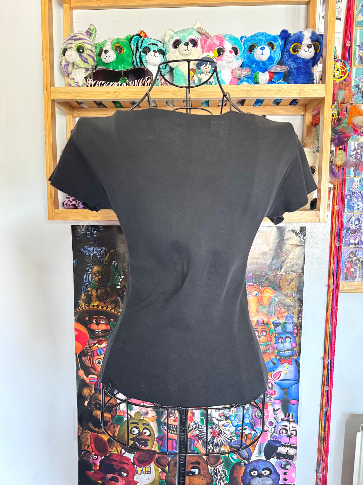 y2k vintage “men drive women crazy” graphic cropped and fitted vneck shirt