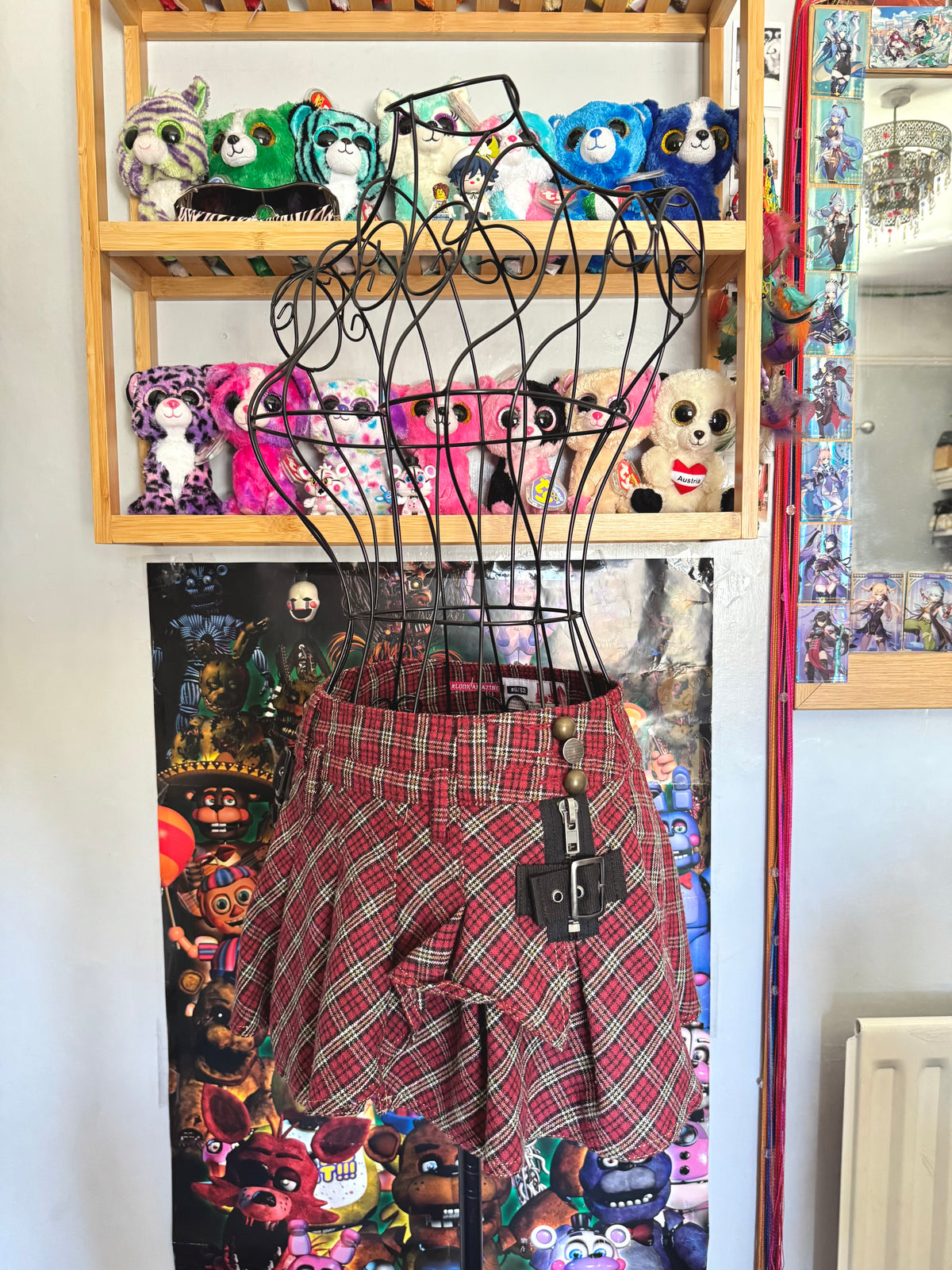 y2k vintage low waisted tartan pattern red ruffled mini skirt with buckles