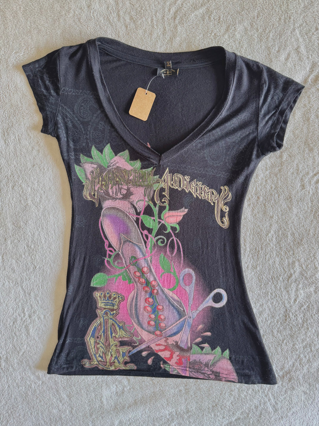 y2k vintage graphic fitted vneck tshirt mcbling