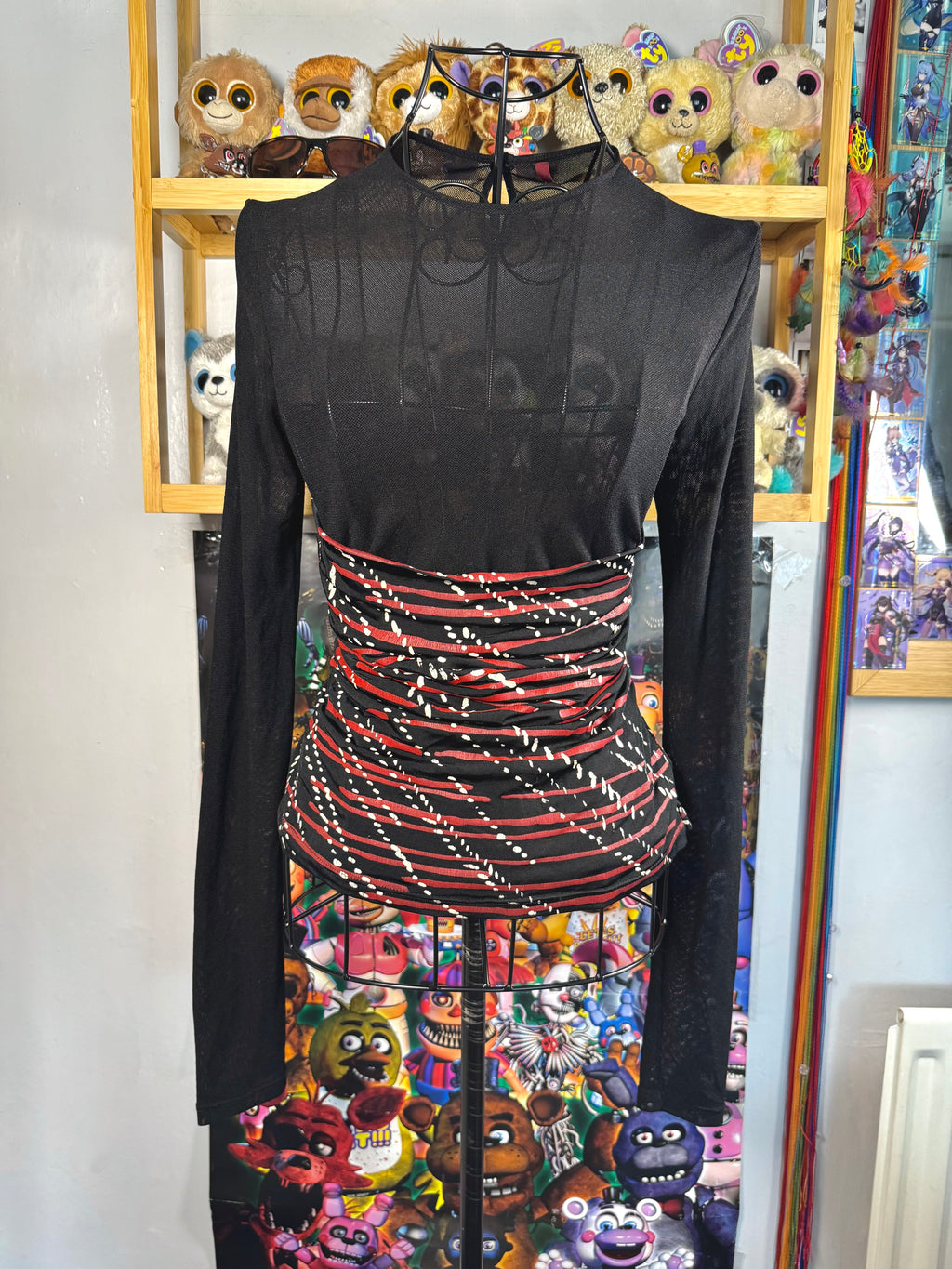 y2k vintage fitted ruched mesh long sleeved top with red slinky swirl pattern body