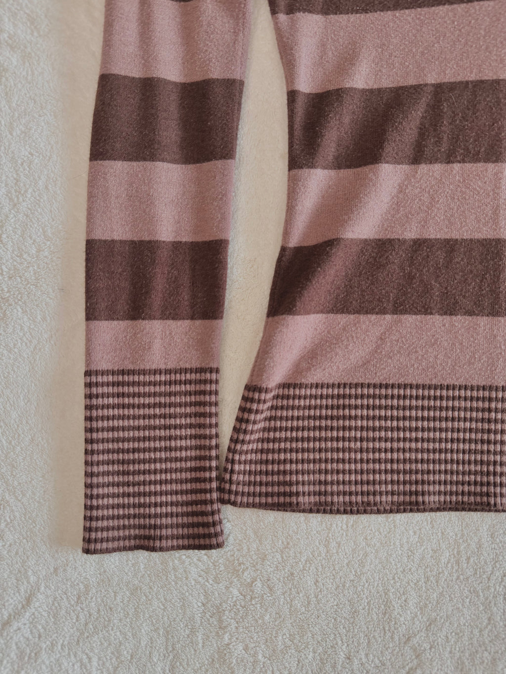 y2k vintage chocolate brown striped long sleeved vneck fitted jumper