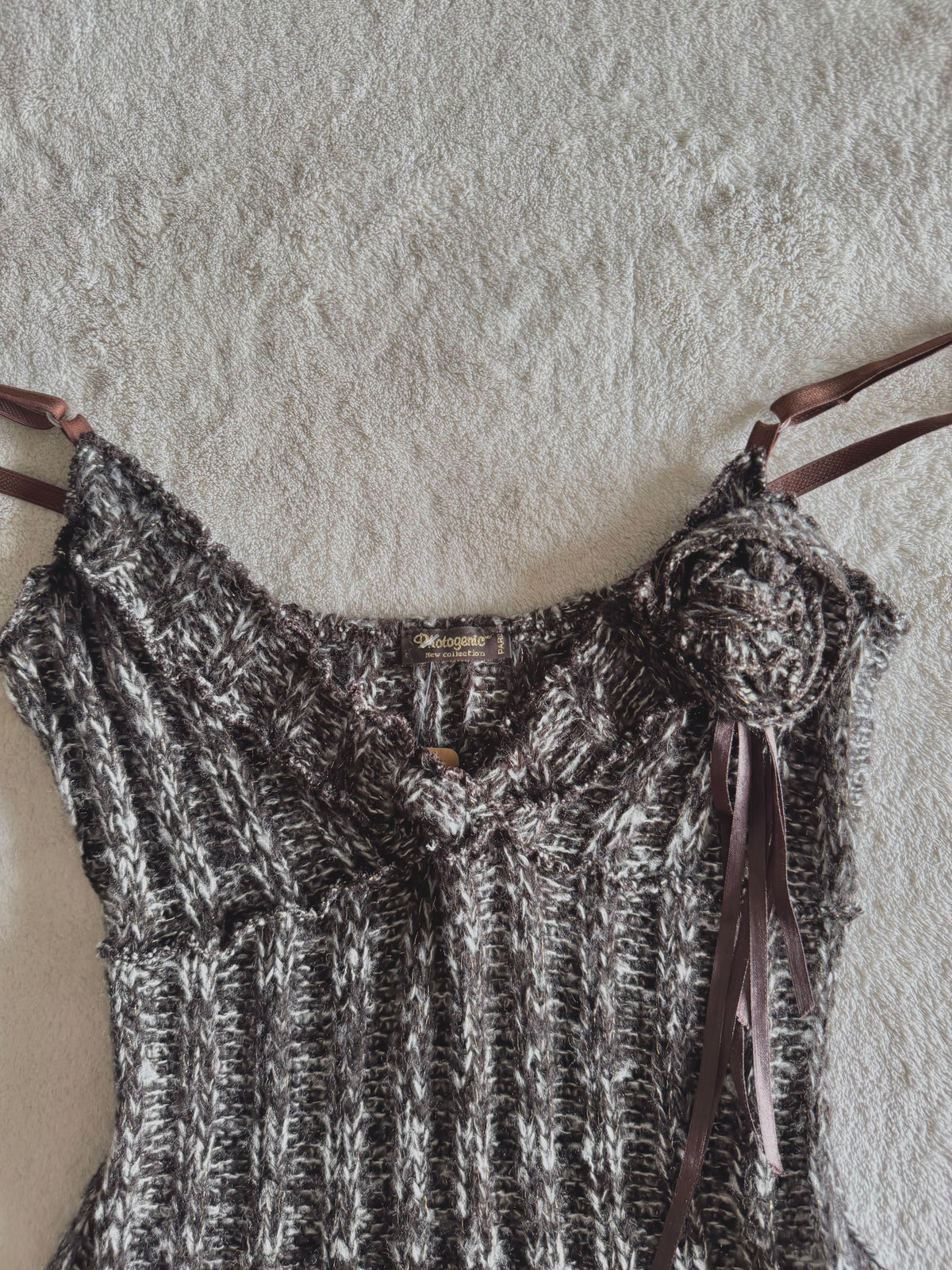 y2k vintage knitted brown and white fitted cami top with rosette