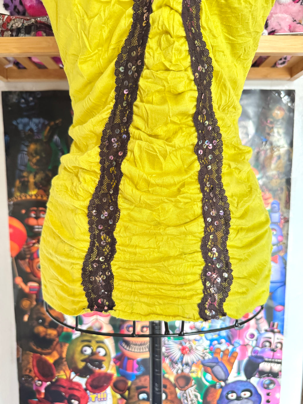 y2k vintage yellow ruched and fitted cami top with brown lace trimmings and sequins