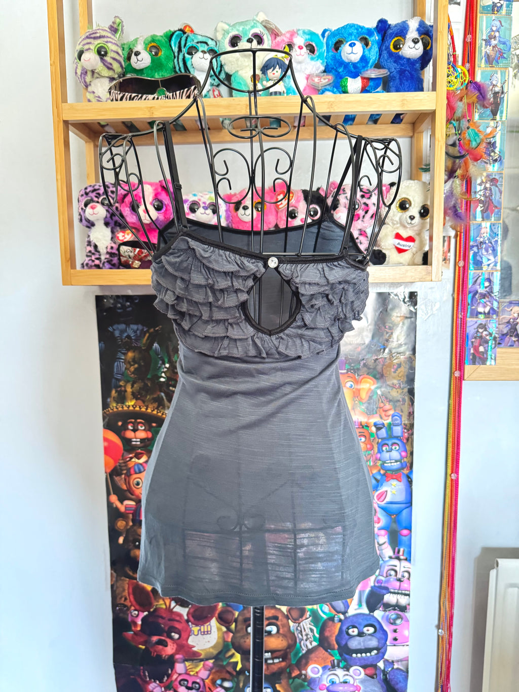 y2k vintage grey fitted cami top with layered necklace overlay grunge