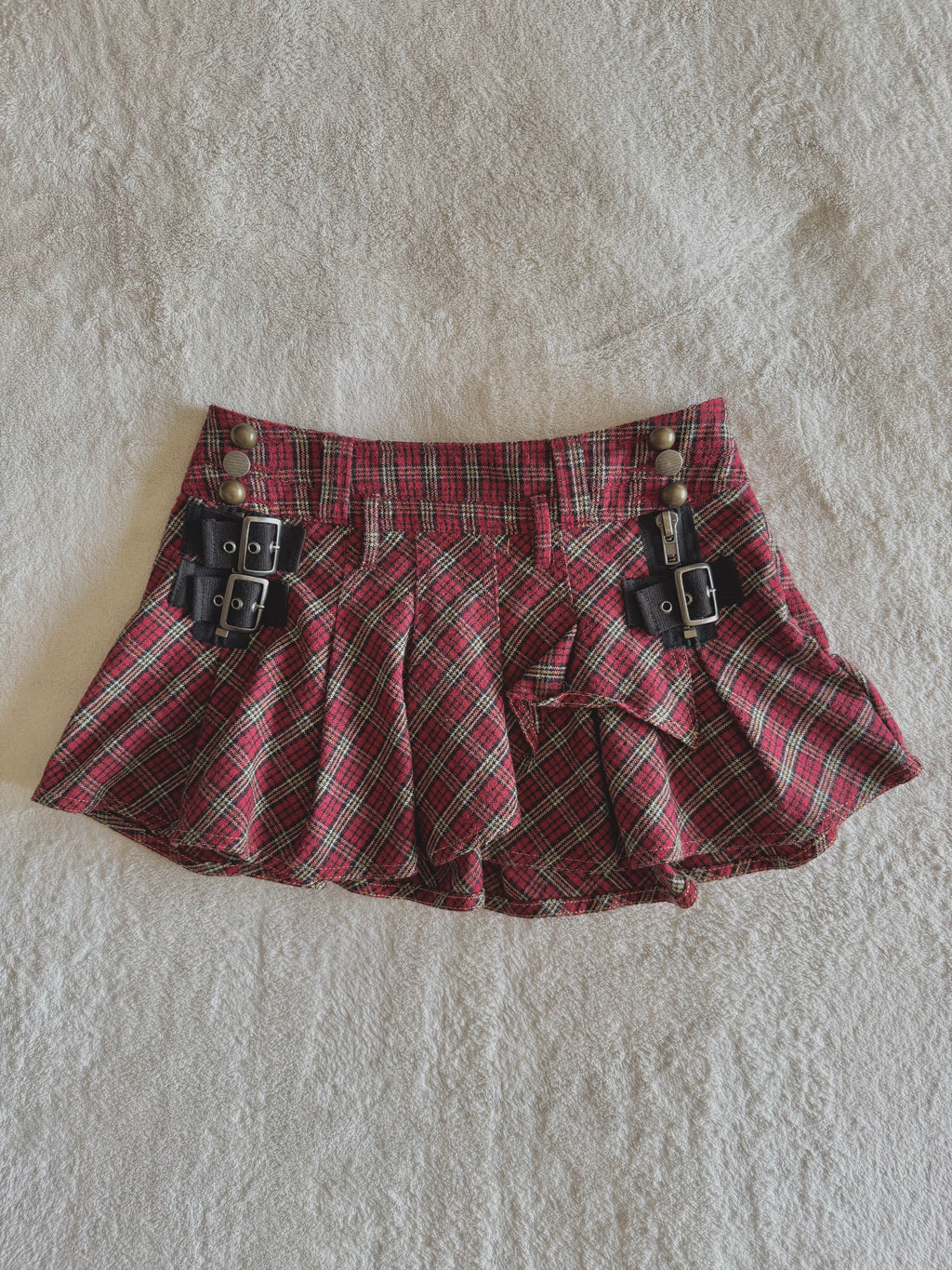 y2k vintage low waisted tartan pattern red ruffled mini skirt with buckles